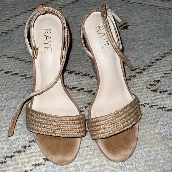 Raye Wedges - Picture 3 of 5